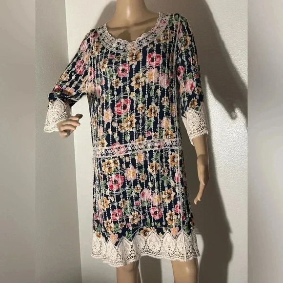Sweet Miss Embroidered 3/4 Sleeve Dress With Lacey Accents Size L/XL - Picture 2 of 8